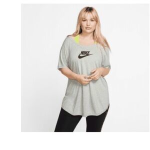 Nike Women's Heather Gray Short Sleeve
